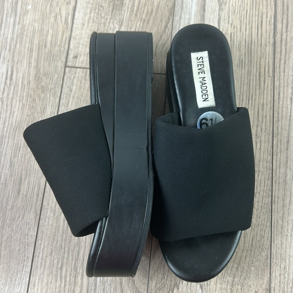 Perfect like new Steve Madden slinky black platformm slides 6.5 - Picture 2 of 5